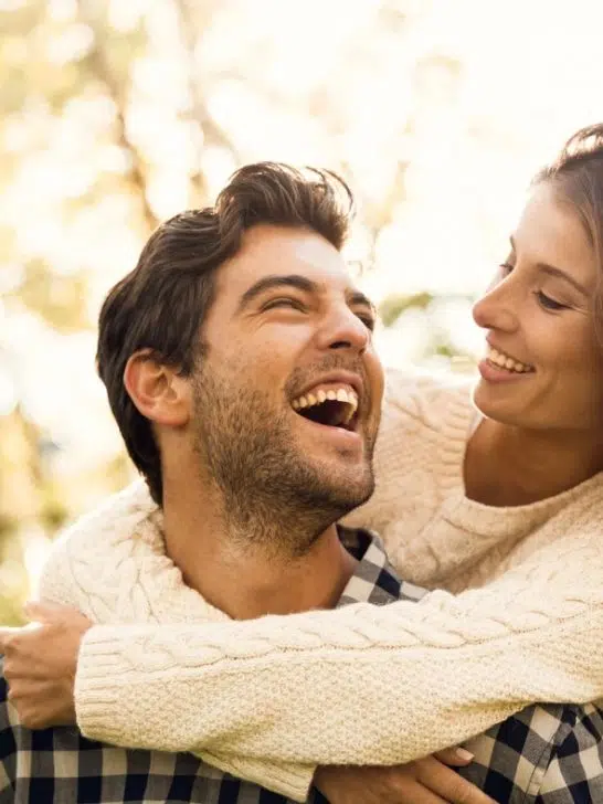 9 Things Men Who Love Their Wives Do Differently