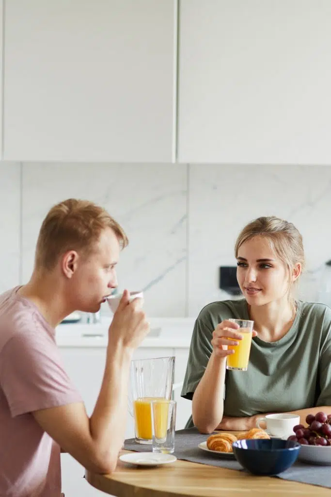 Wives who do these 7 things every morning have happier husbands