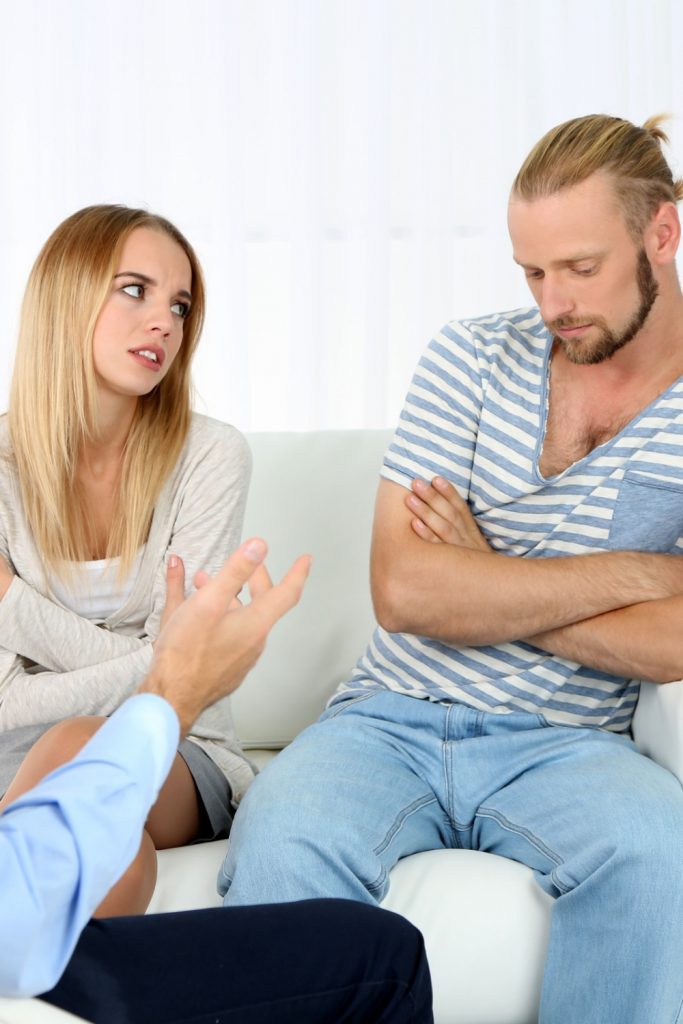 signs your husband doesn't care about your marriage anymore