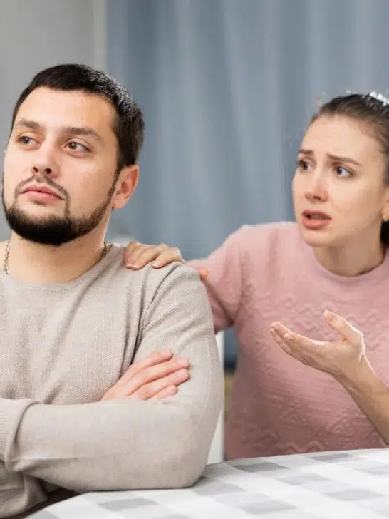 7 Signs Your Husband Feels He Can’t Talk To You