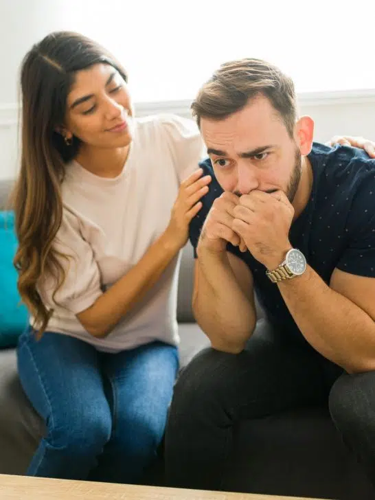 7 Signs He’s Faking His Feelings For You