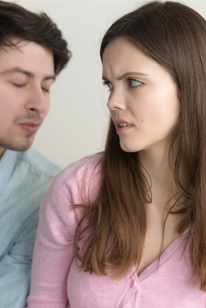 8 Signs a Woman is Secretly Wishing for a Divorce